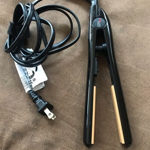 Chi Air Compact travel flatiron